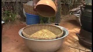 Cashing in with parboiled rice video in Moore language [upl. by Glendon]