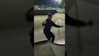 Slow royale at Whiteley skatepark inlineskating rollerblading asmr skate [upl. by Myrilla]