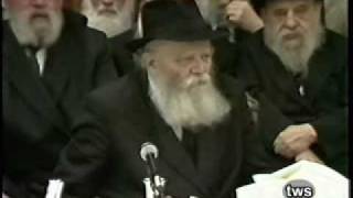 Nigun Hitvaadut with the Rebbe [upl. by Gnilrad]