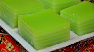 How to Make Thai Khanom Chan steamed pandan layer cake ขนมชั้นใบเตย 千層糕 [upl. by Nicolis]