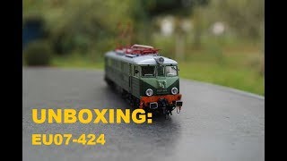 UNBOXING EU07 424 [upl. by Atteuqahc712]