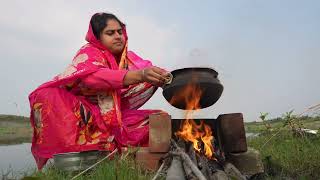 নদীর তীরে ইলিশ পোলাও রান্না  Village life with Shampa [upl. by Aissilem]