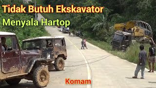 Heboh Pasukan Mobil Hartop Mengevakuasi Truck Trailer Muatan Alat Berat yang Terperosok [upl. by Einram587]