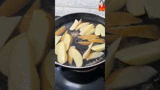 Potato kuchh aisa bhi ban sakta hai shorts recipe potatowedges trending viralfood Seemab9x [upl. by Espy786]