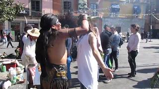 Ritual Prehispánico de un Chamán a Miroslava De La Rosa en el Zócalo de la Ciudad de México [upl. by Howenstein]