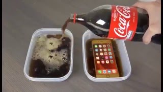 S7 EDGE vs iPhone 6S dans du CocaCola à 24° [upl. by Celinka]