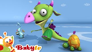 Klaar set gaan racen met Draco 🏎️  Leuke avonturen 🐉  Cartoons  Videos voor peuters BabyTVNL [upl. by Erlin181]