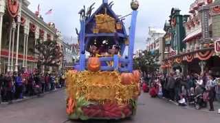 Disneyland Paris Halloweenparade 2014 [upl. by Ttam]