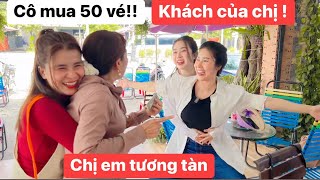 Khách sộp tới mua 50 vé khiến chị Mai Ma Mi và chị 4D ẩu đả SP Khương Dừa khó phân xử [upl. by Luelle]