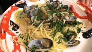 Małże w makaronie spaghetti alle vongole [upl. by Ssyla]