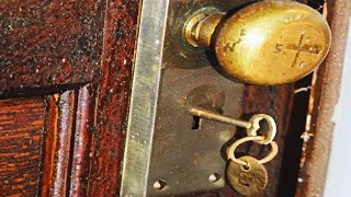 Apartment Locked since 1939  After 70 Years Happens This Surprise That No One Believed [upl. by Aicercul]