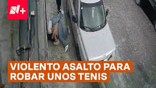 Así asalta banda de ladrones a joven para quitarle los tenis en Saltillo  N [upl. by Ayotaj]