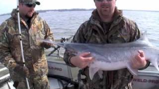 Spoonbill Snagging Action BIG PADDLEFISH PULLING HARD [upl. by Ahsieym842]