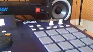 Sample Chopping on MPC 2000 XL [upl. by Haleelahk]