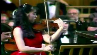 AKIKO SUWANAI（諏訪内晶子）1990 「Violin Concerto No 1」 Paganini [upl. by Nwotna652]