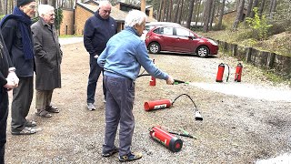 Utilisation des extincteurs au monastère de Clerlande [upl. by Chavez]