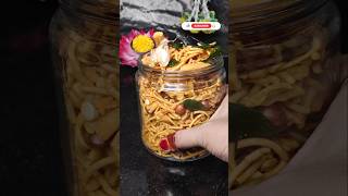 How to make South Indian Mixture Namkeen Recipe  Spicy Garlic Mixture Namkeen  Lasun Chivda recipe [upl. by Rihat635]