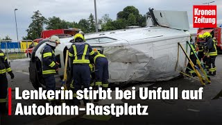 Lenkerin stirbt bei Unfall auf AutobahnRastplatz  kronetv NEWS [upl. by Ennairak]