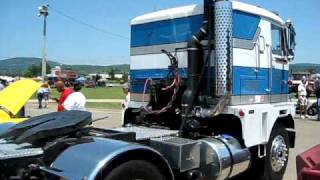 1966 Diamond T COE diesel idiling at ATHS show May 2009 [upl. by Stillman113]