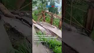 TEREKAM DETIKDETIK Longsor di Jalan Penghubung Antar Kampung di Cijeruk Bogor Akses Terputus [upl. by Tremain224]