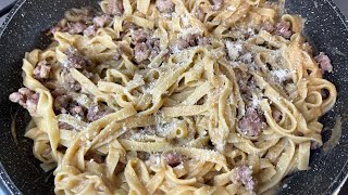 TAGLIATELLE CON CREMA DI MELANZANE E SALSICCIA di Betty e Marco  Ricetta facile e veloce [upl. by Ettevahs]