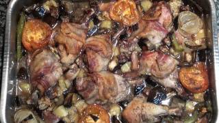 Jamoncitos de pollo al horno con verduras Vídeo receta 90 Aquí cocinamos todos Cooking recipe [upl. by Etana]