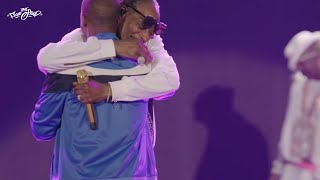 Snoop Dogg performs Lodi Dodi with Dougie Fresh and Slick Rick at Hip Hop 50 Live at Yankee Stadium [upl. by Helbona]