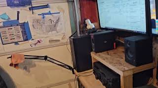 another ham radio shelf that works ftdx3000 and ft920 yaesu time [upl. by Mcclenaghan250]