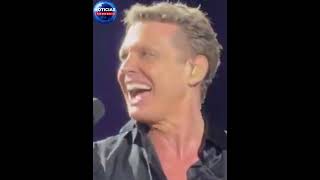 Luis Miguel SE CASÓ con Paloma Cuevas El Sol desata sospechas al esconder ANILLO ante sus fans [upl. by Harehs162]