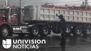 Al mal tiempo buena cara el policía de Puerto Rico que baila salsa mientras ordena el tráfico [upl. by Milty]