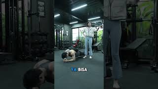 PLANK CHALLENGE AZKA CORBUZIER PAKAI BEBAN YANG AGAK LAEN shorts [upl. by Nylkaj]