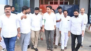 సంగారెడ్డి జైల్లో ఉన్న రైతు ఖైదీలను పరామర్శించిన కేటీఆర్ అండ్ లంబాడి ఎమ్మెల్యే అనిల్ జాదవ్ [upl. by Allain]