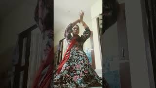 Bhawre ne Khilaya Phool Phool to Le Gaya Rajkumar song music bolywoodmusic funny [upl. by Okemak548]