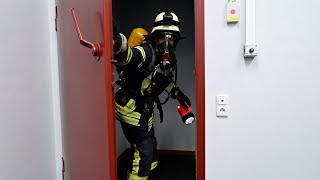 Augsburger Atemschutzübungsstrecke  Belastungsübung für die Feuerwehr [upl. by Ahsinaj]