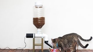 Comedouro automático 20 com rosca infinita para ração de gato ou cachorro [upl. by Yrekcaz]