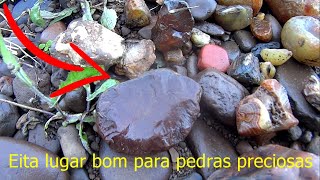 Em busca das pedras preciosas no leito de rio seco [upl. by Freytag]