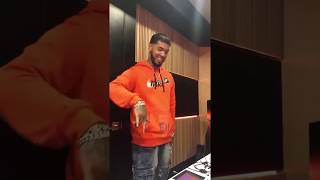 Anuel bailando Celoso en El Estudio [upl. by Joane]