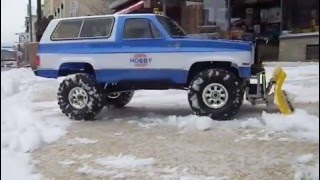 Vaterra Ascender  Chevy K5 Blazer Snow Plow [upl. by Joete]