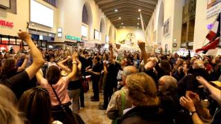 „Oben bleibenquot Demonstration im Stuttgarter Hauptbahnhof gegen Stuttgart 21 [upl. by Grae]