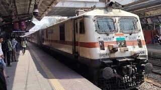 12140 NagpurMumbai CSMT Sewagram Superfast Express with Ajni WAP7 arriving at Kalyan junction [upl. by Alyahc]