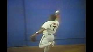 Kevin Mitchell Barehanded Catch Against Ozzie Smith quotSan Francisco Giantsquot [upl. by Wetzel]