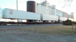 BNSF Intermodal Train Hereford TX [upl. by Eelrebma]