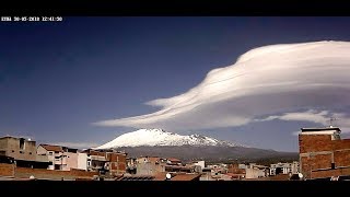 A Spectacular Lenticular Cloud timelapse [upl. by Bernhard]