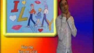 Kiss me licia  Cristina DAvena  Canta con noi con i segni [upl. by Kendall492]