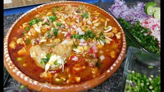 Tienes que probar el Pozole con carne de Res pero con El Sazón de Toñita [upl. by Gilboa]