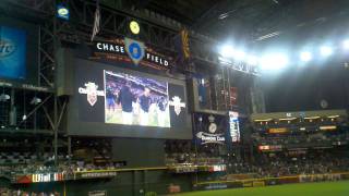 Roger Clyne sings quotDbacks Swingquot  NLDS Game 4 [upl. by Okwu]