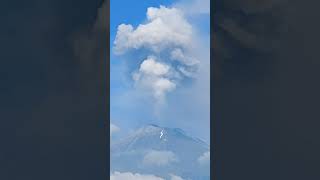 Fumarola volcán Popocatépetl 24 de octubre del 2024 popocatépetl volcanpopocatepetl [upl. by Kendal651]