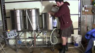 Brewing up an American Pale Ale Allgrain [upl. by Enimzzaj]