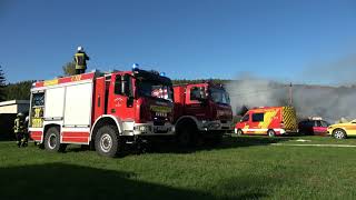 Schuppenbrand setzt Gebäude in Brand mit durchzündung Rödlitz Lichtenstein mehrere verletzte [upl. by Emmerie]