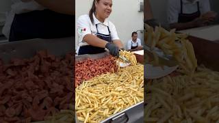 Gigantes salchipapas en Tlaquepaque salchipapas viral foryou parati trend streetfood food [upl. by Hefter729]